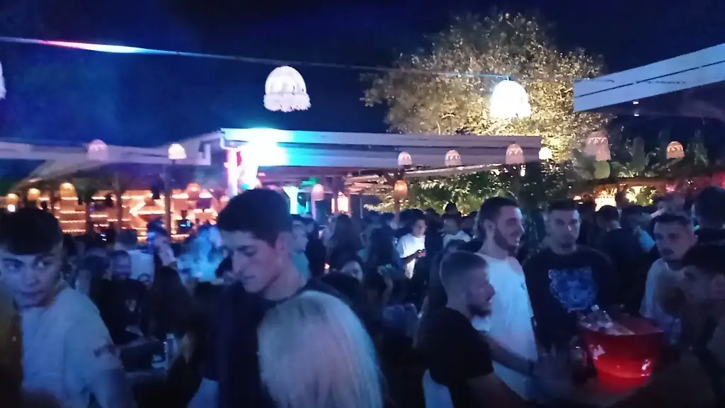 Naval Seaside Gastro Bar_Igoumenítsa_slider_image_2