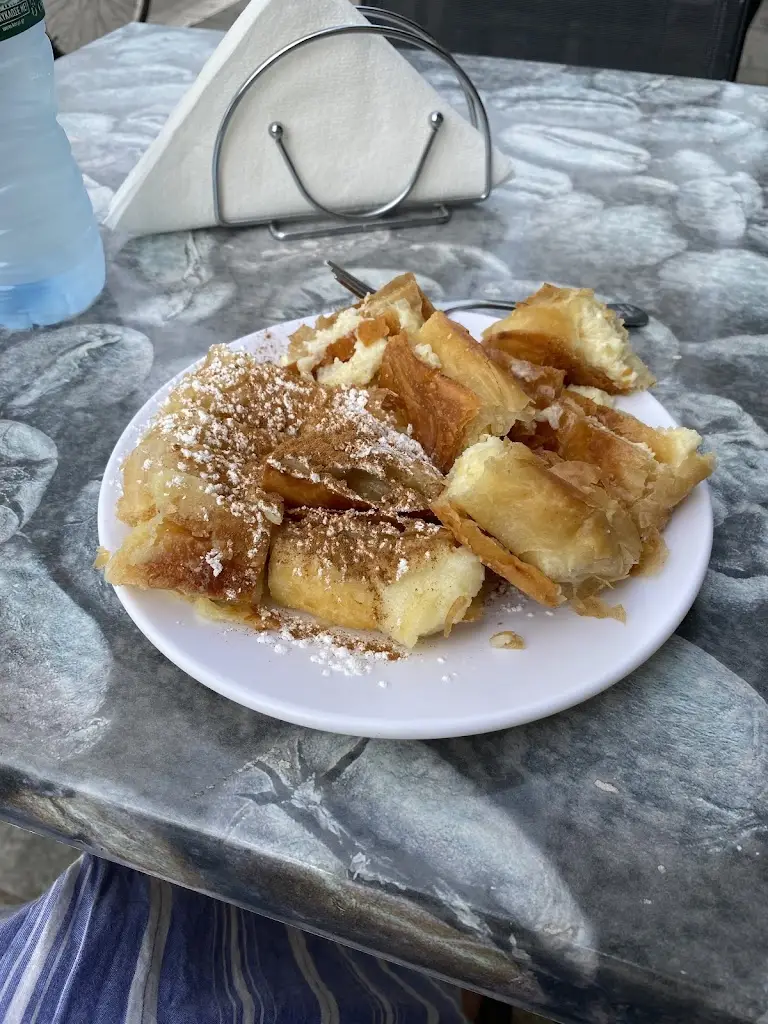 Tereza Chocholová_O Salonikios_Igoumenítsa_Bewertung