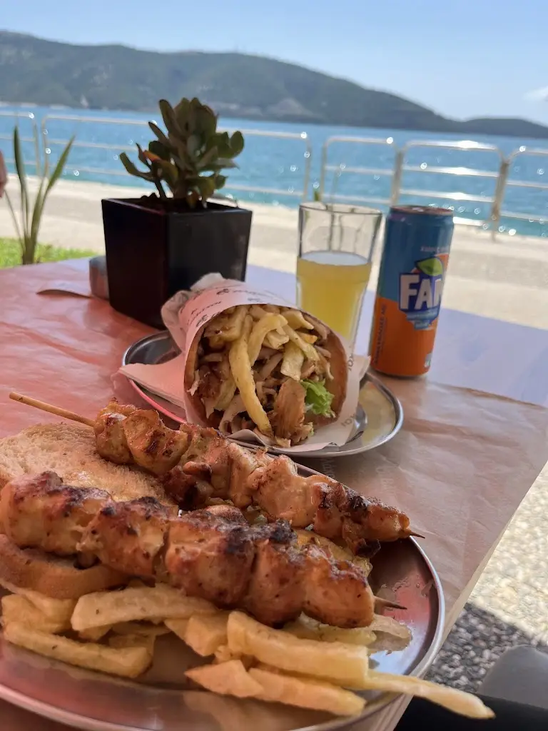 Cu Ci_Οι Βλάχοι_Igoumenítsa_reseña