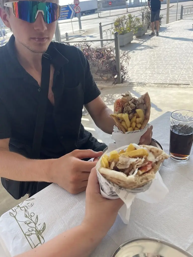 muna yt_Γύροφωλιά Ηγουμενίτσα_Igoumenítsa_Bewertung