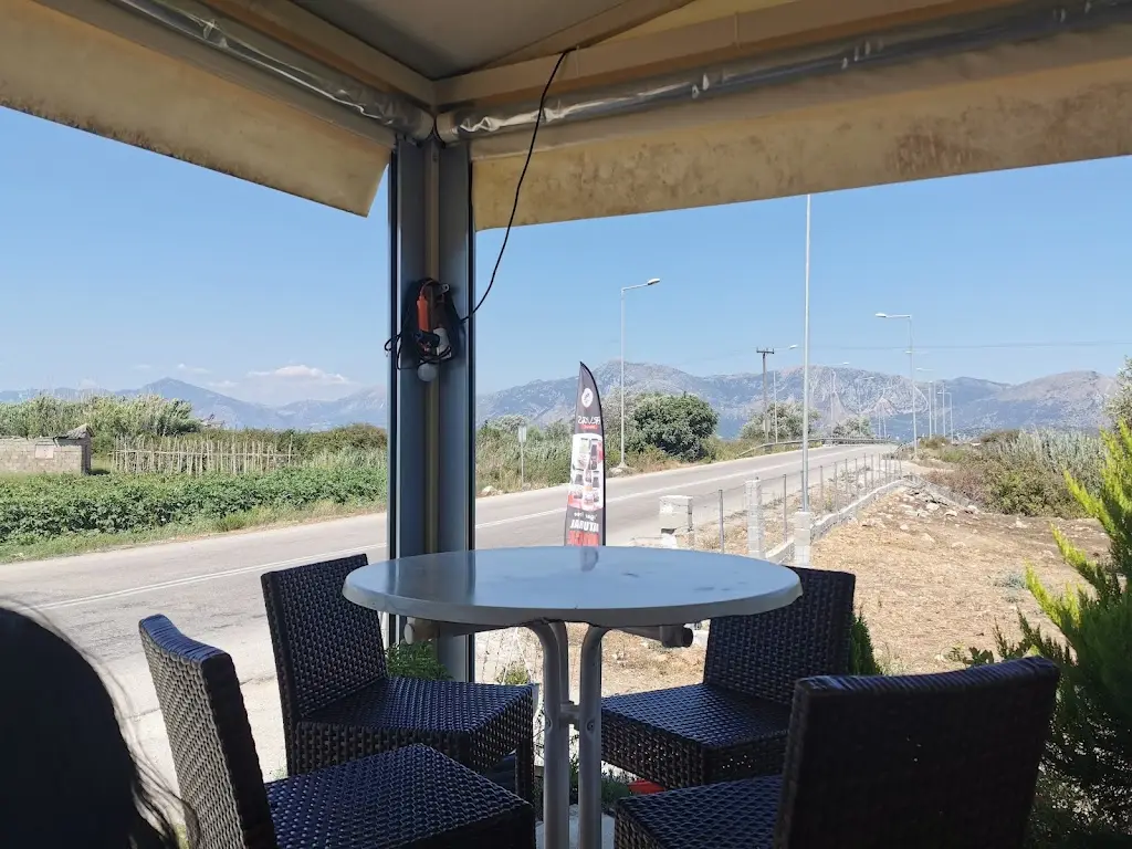 Καντίνα Δημήτριου Restaurant in Kanaláki