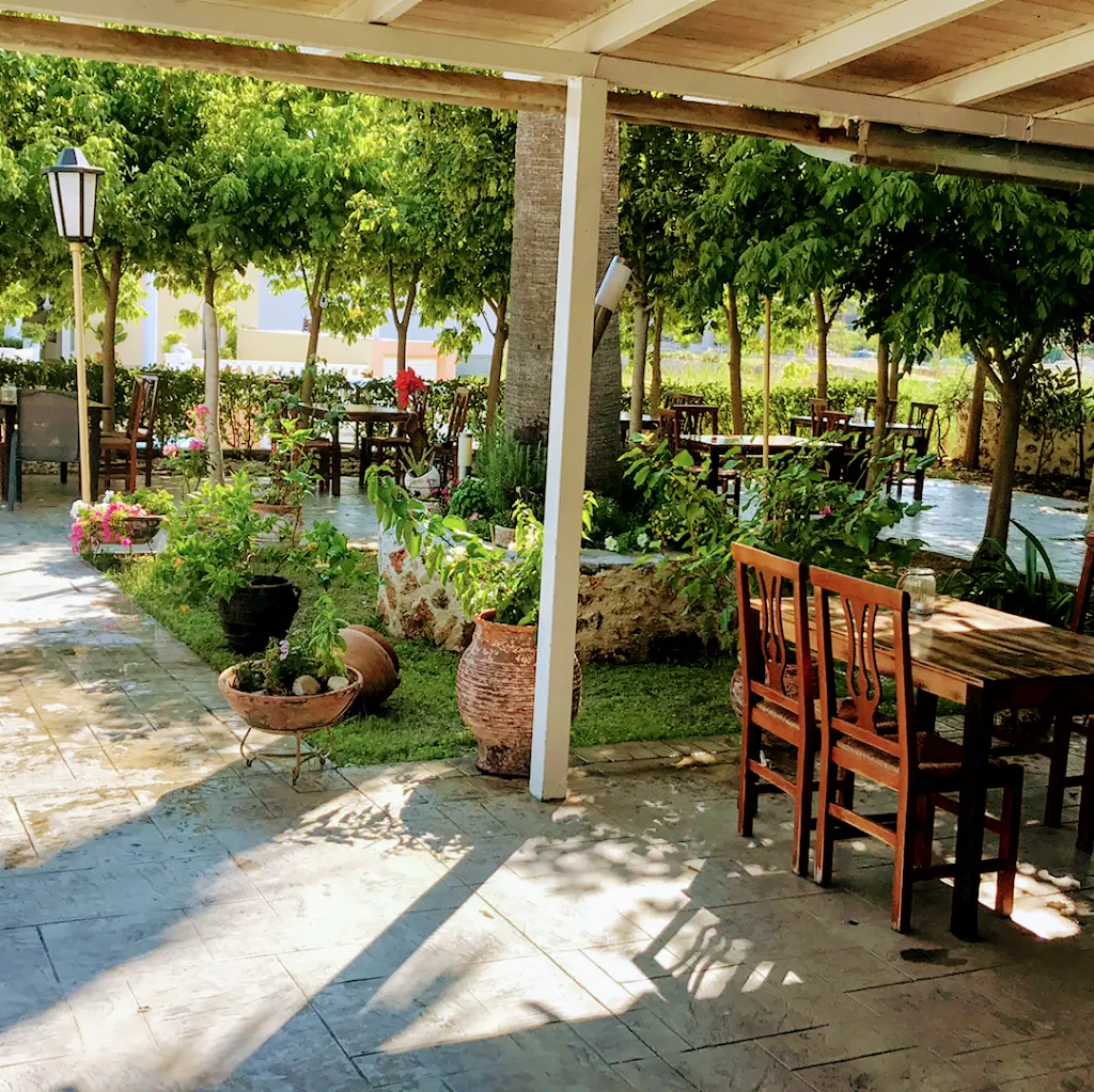 Roxani Restaurant Εστιατόριο Ρωξάνη Restaurant in Kanaláki