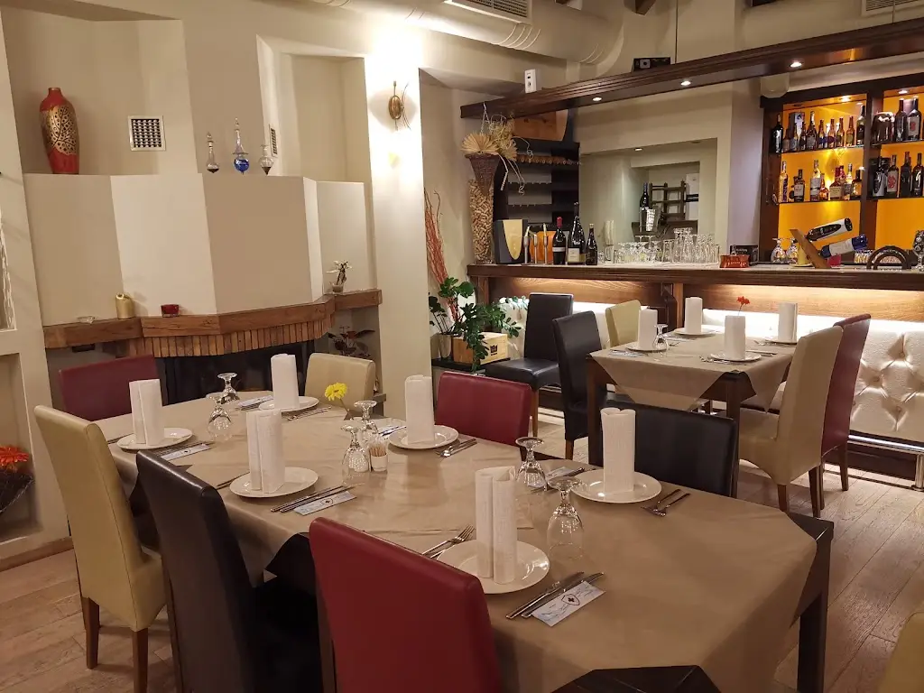 Mpachari & Julia Premium Olive Oil Restaurant in Kostakioí