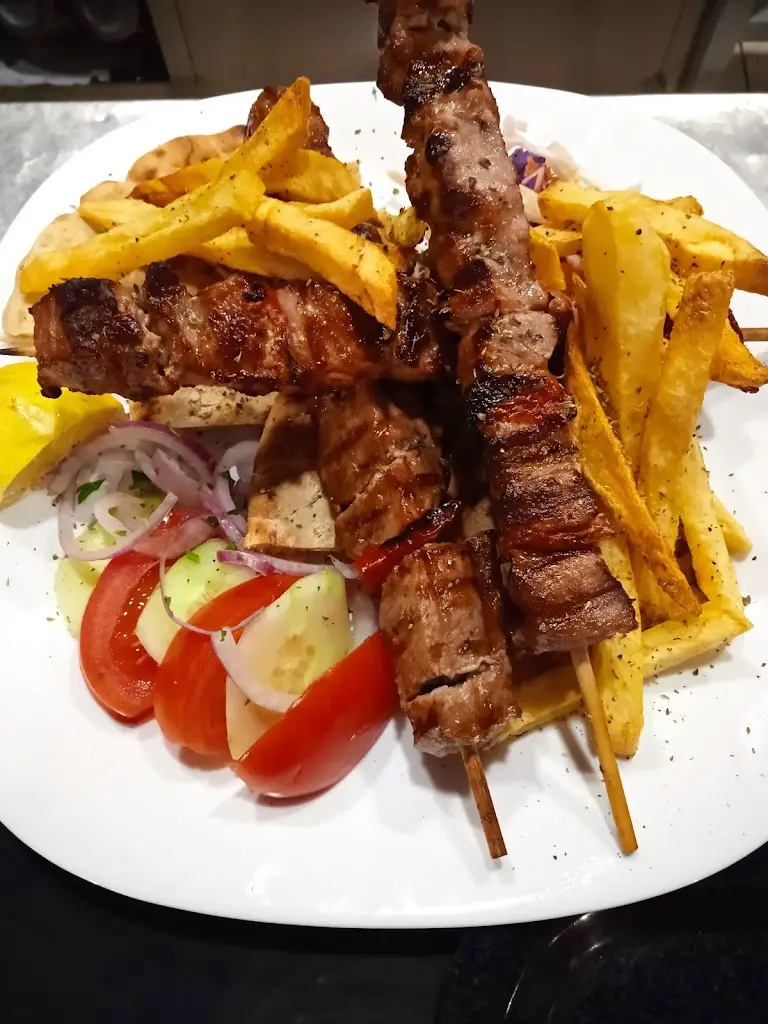 Menu_Εδώ, τα τσ...ούζο_Kamaterón_image_4