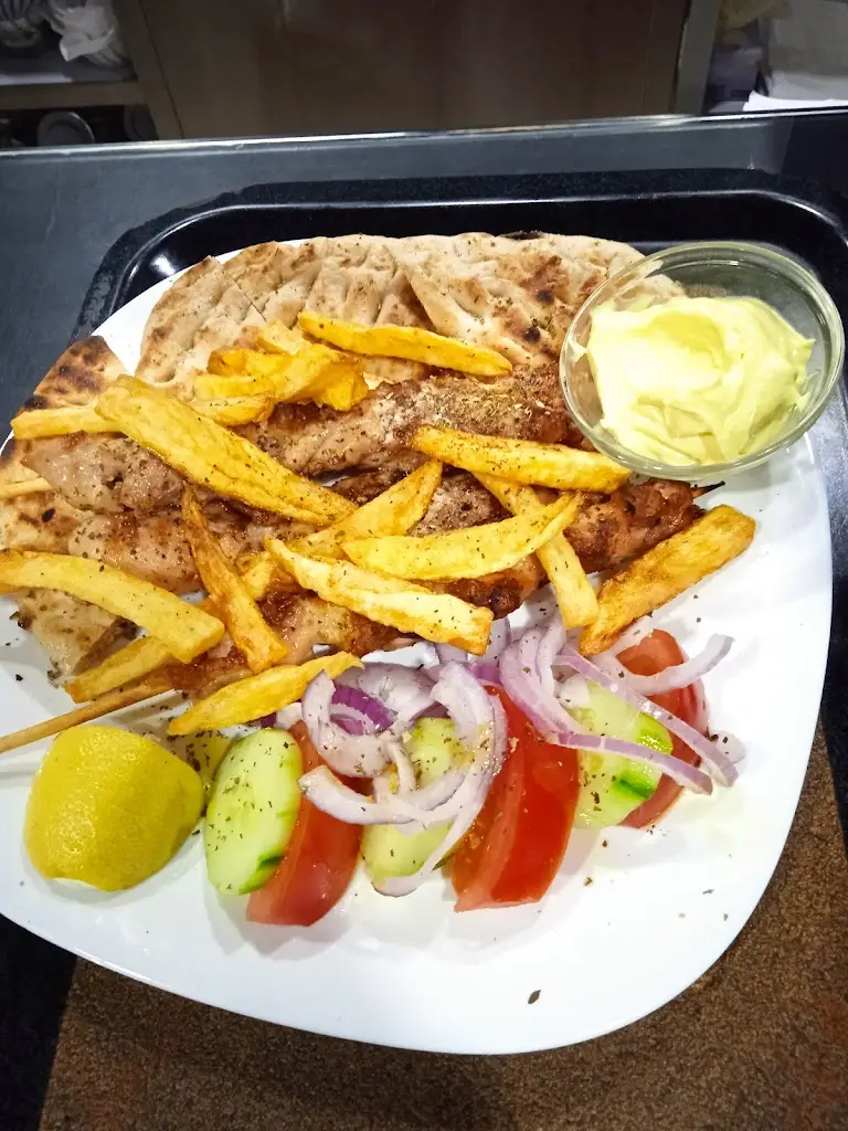 Menu_Εδώ, τα τσ...ούζο_Kamaterón_image_9