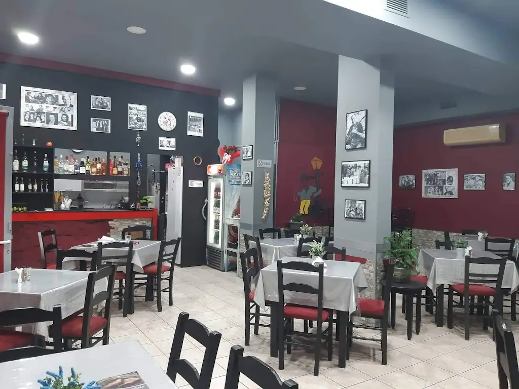 Εδώ, τα τσ...ούζο_Kamaterón_slider_image_3