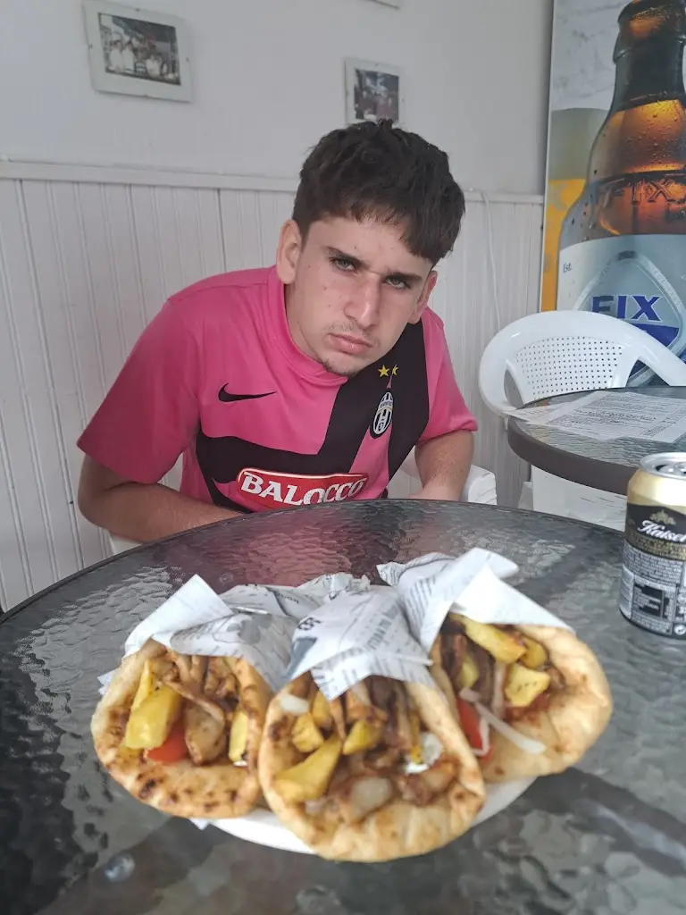 Beri Yakir_Golden 86 Street Food - Konitsa_Kónitsa_review