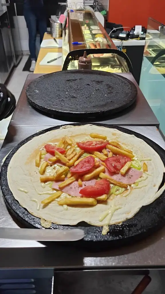 J.B Creperie_Kónitsa_slider_image_2