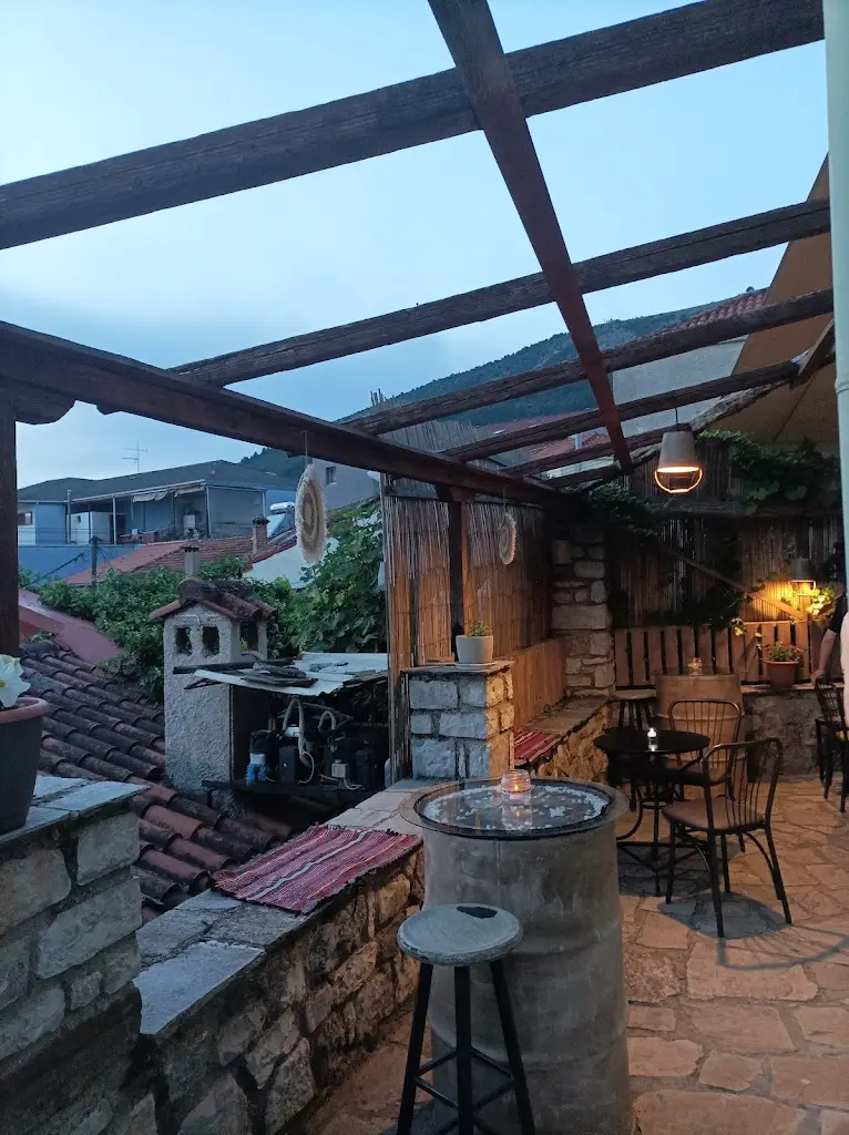 The magic Flute Restaurant in Kónitsa