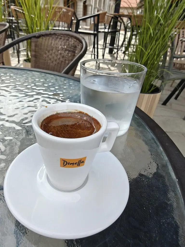 Cafe Bar Restaurant Μαυροδρακος_Kónitsa_slider_image_3