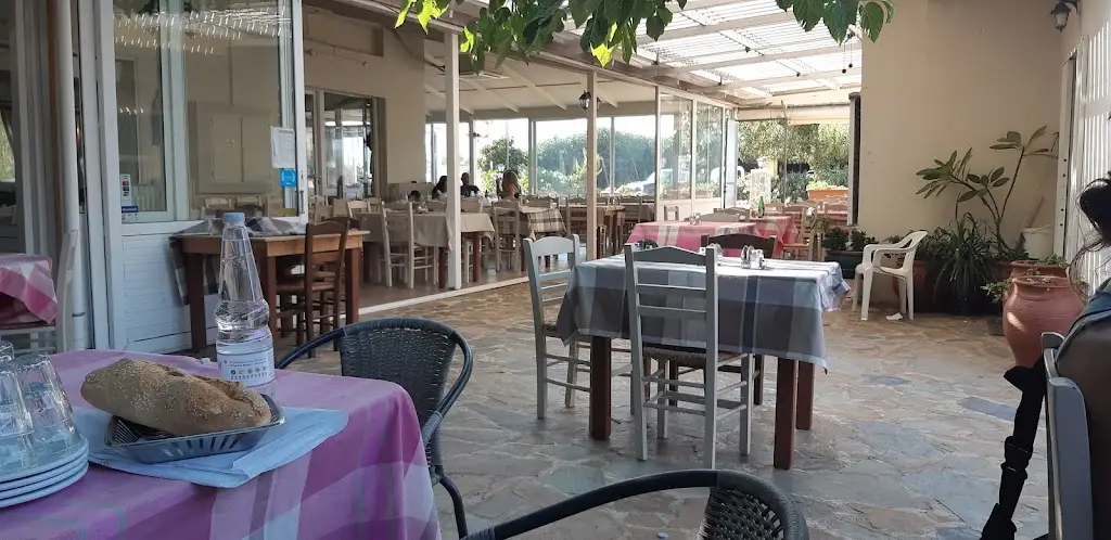 Carlo Delle Site_Ταβέρνα Ψησταριά Ο Σωκράτης_Káto Soúlion_review