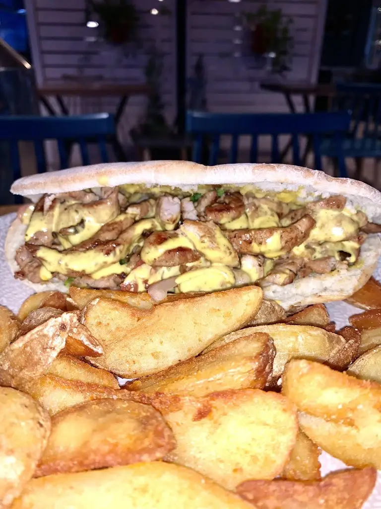 S G_Chaplin snack bar_Néos Oropós_Bewertung