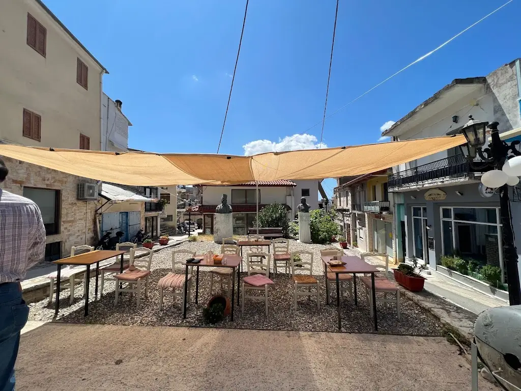 Καφέ - Ουζερί «Τσίλης»_Paramythiá_slider_image_3