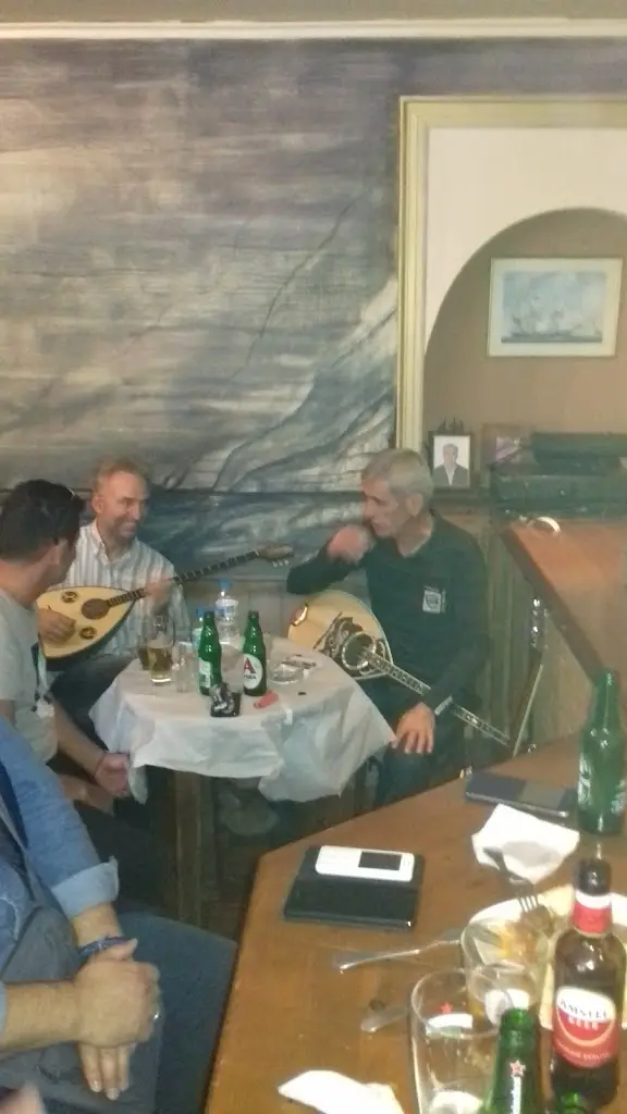 Ιστός Πιτσαρία Ουζερί_Paramythiá_slider_image_1