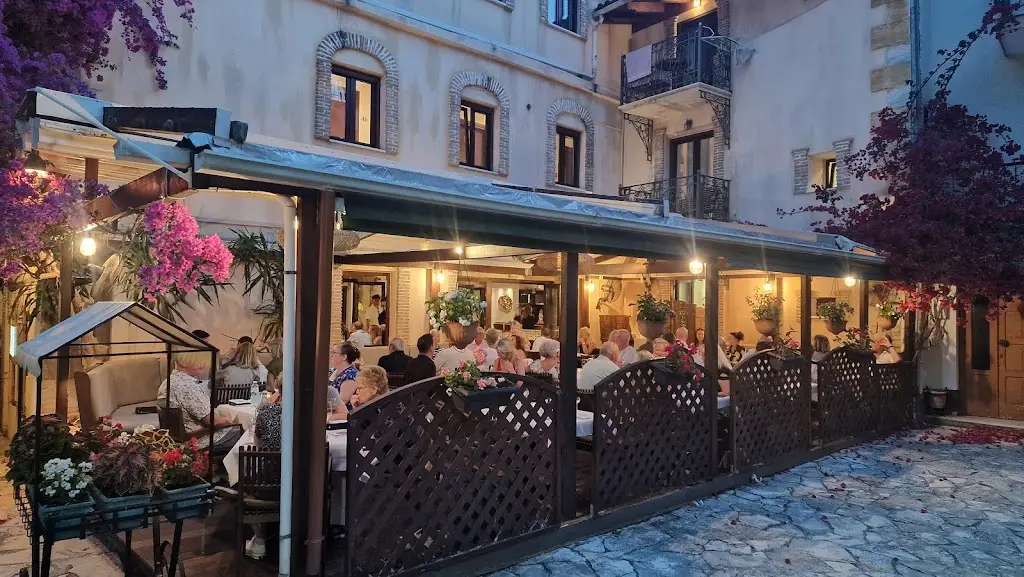 Castello Restaurant Restaurant in Párga