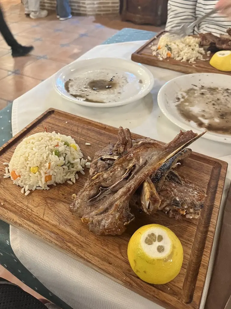 Greek Guy Glass_To Archontiko tou Lekka_Káto Soúlion_review