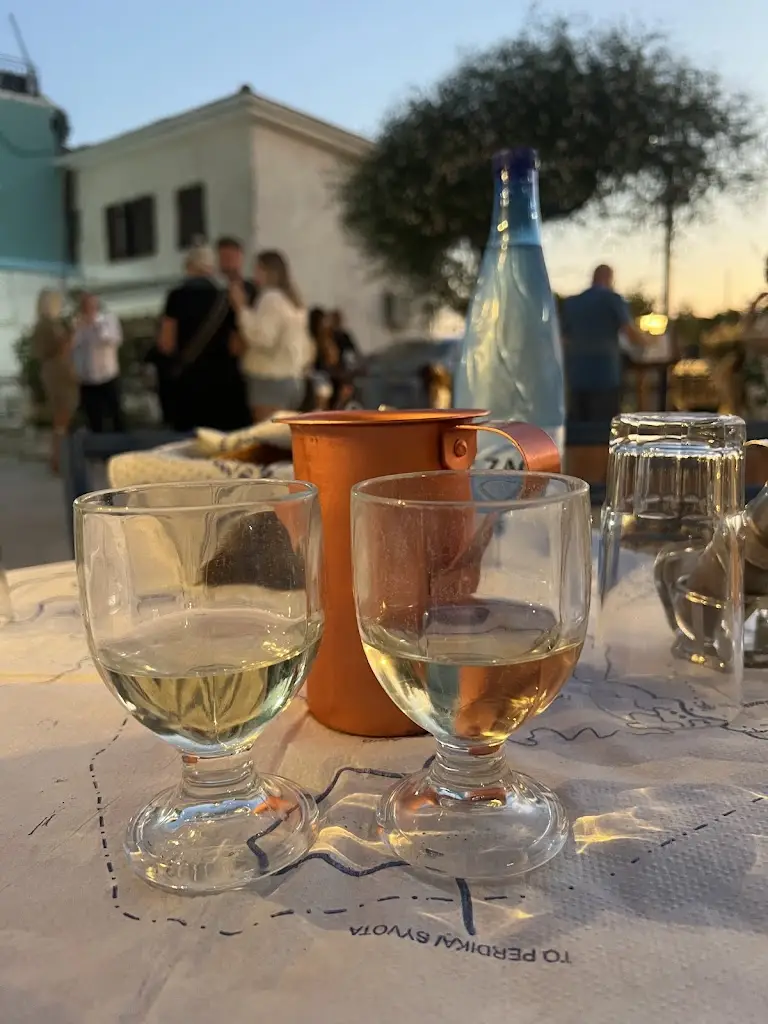 Violeta Minkova_Sakis_Párga_Bewertung