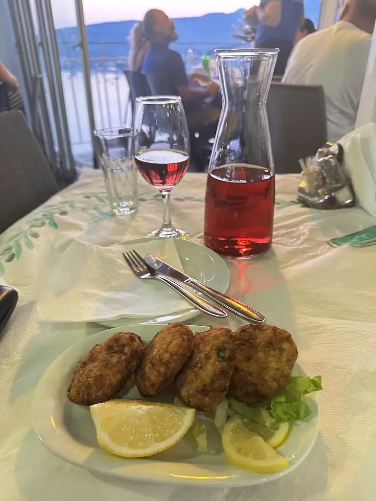 Jason Harries_Taverna Stefanos_Párga_Bewertung