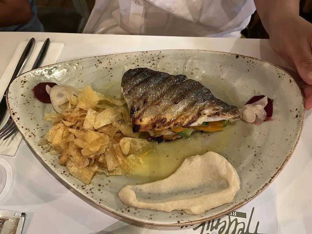 Daniel Ursan_Hellenikon_Párga_review