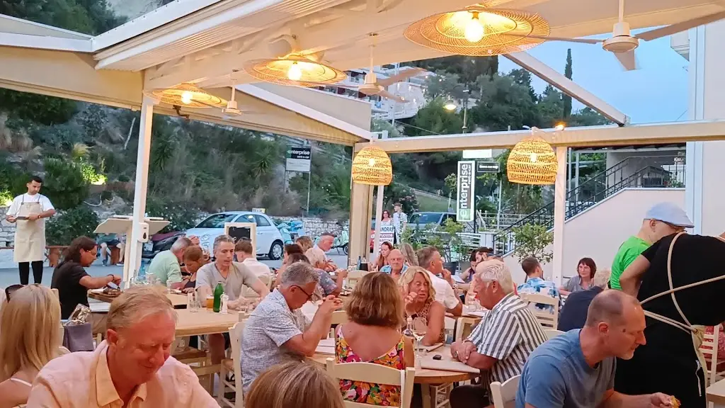 Taverna Petros_Párga_slider_image_2