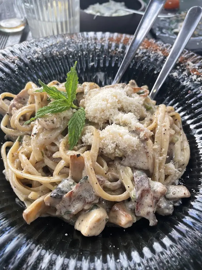 Molly McCarthy_Ta kavouria_Pérdika_Bewertung