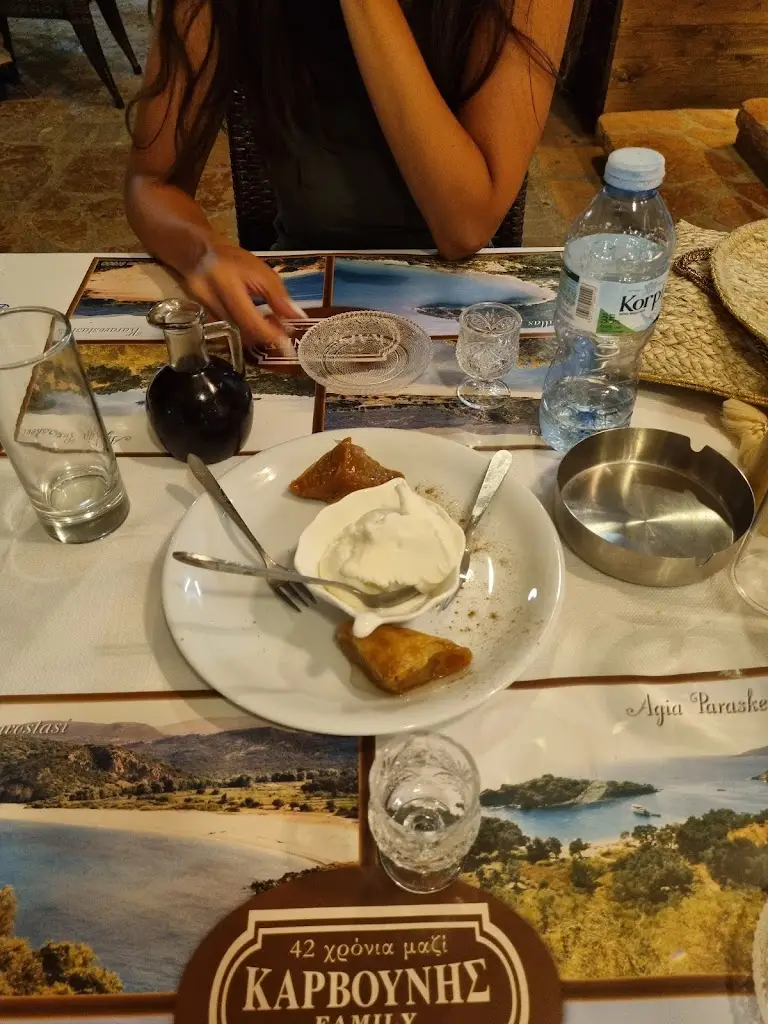 Kristijan Mitrovic_Karvounis Family Pizza Restaurant_Pérdika_reseña