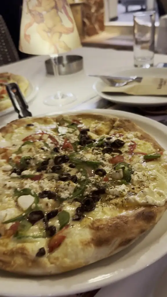 Karvounis Family Pizza Restaurant_Pérdika_slider_image_2