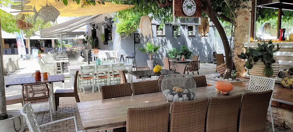 Το Σούλι Restaurant in Pérdika