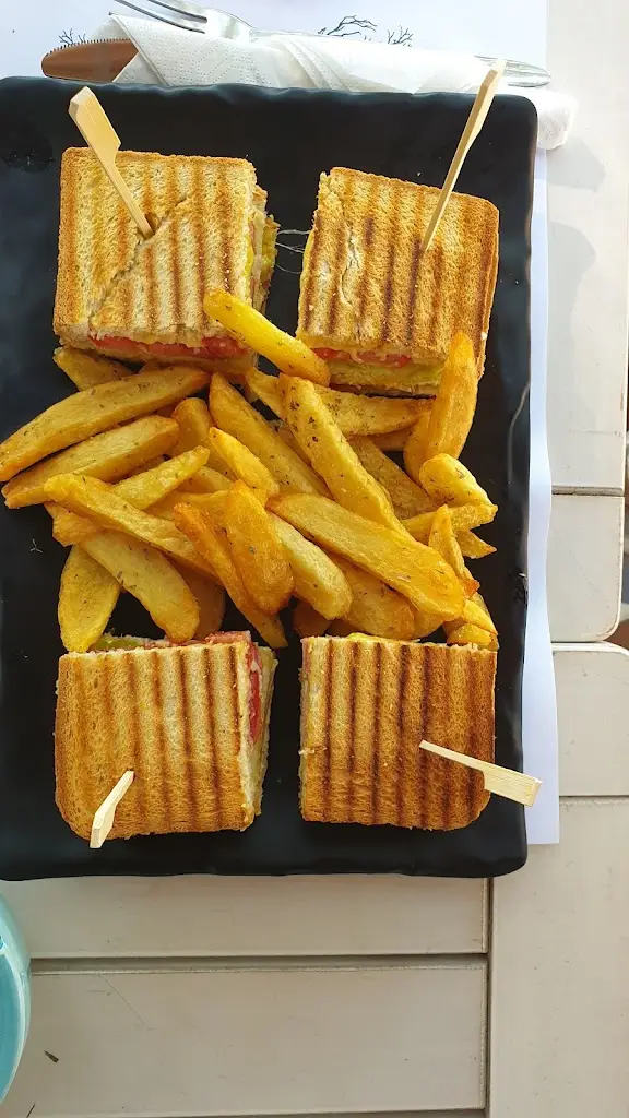 Menü_Fyki Beach Restaurant_Pérdika_Bild_5