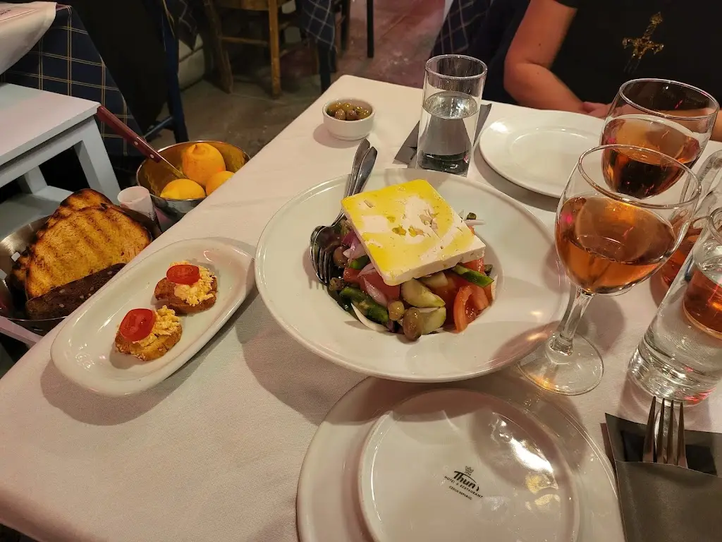 Poly Black_Ε/Γ Ταξιδεύοντας_Keratsíni_Bewertung