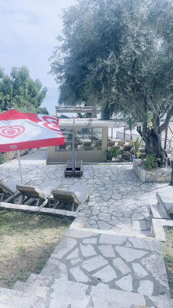 Elaia Beach Bar Resto Restaurant in Pérdika