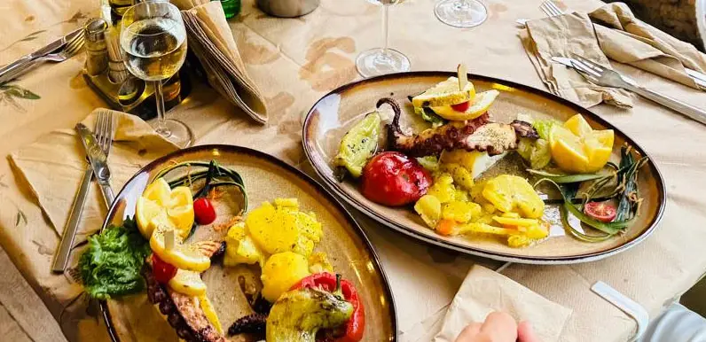 Emilian Constantin_Perivoli_Pérdika_Bewertung