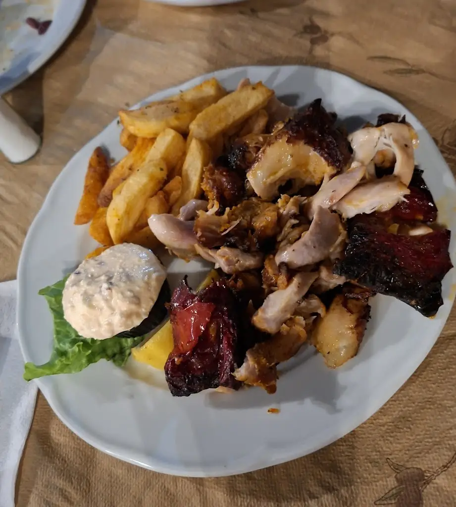 Vetoulis Grill_Pérdika_slider_image_3