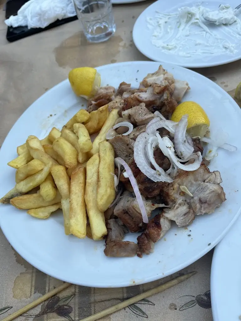 NIKOS PANAGIOTOU_Psistaria I Gogolos_Pérdika_Bewertung