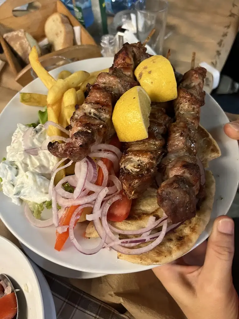 Psistaria I Gogolos_Pérdika_slider_image_3