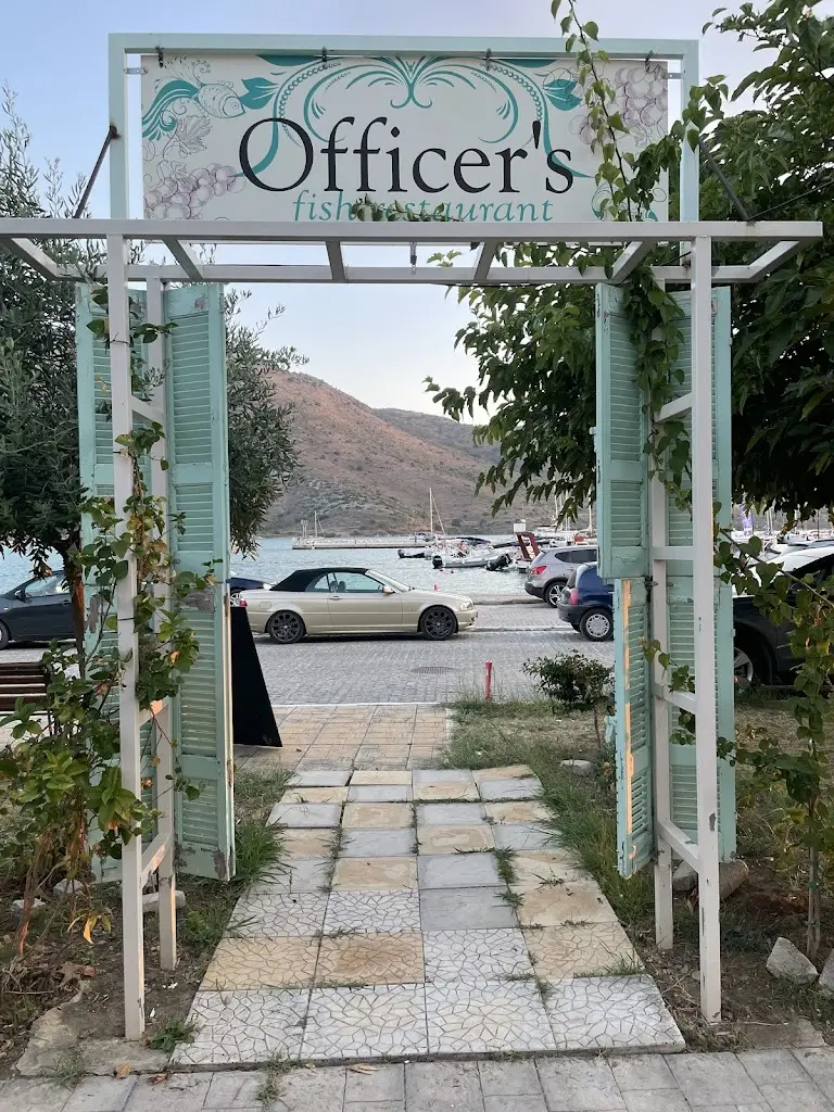 Officer's Restaurant Cafe_Platariá_slider_image_3