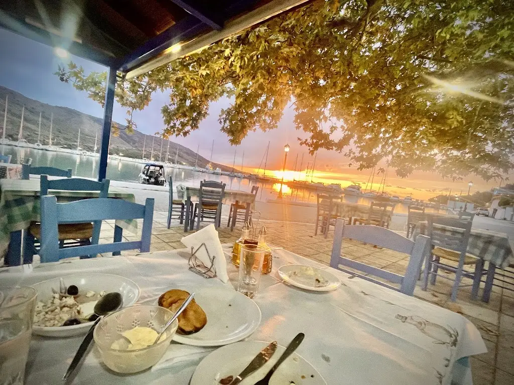 Ταβέρνα Το Λιμανακι_Platariá_slider_image_2