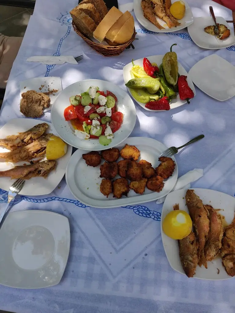 Taverna ''Sinantisi''_Platariá_slider_image_2