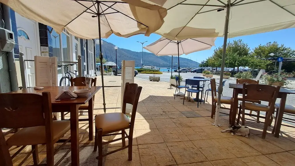 Augoustinos Restaurant in Platariá