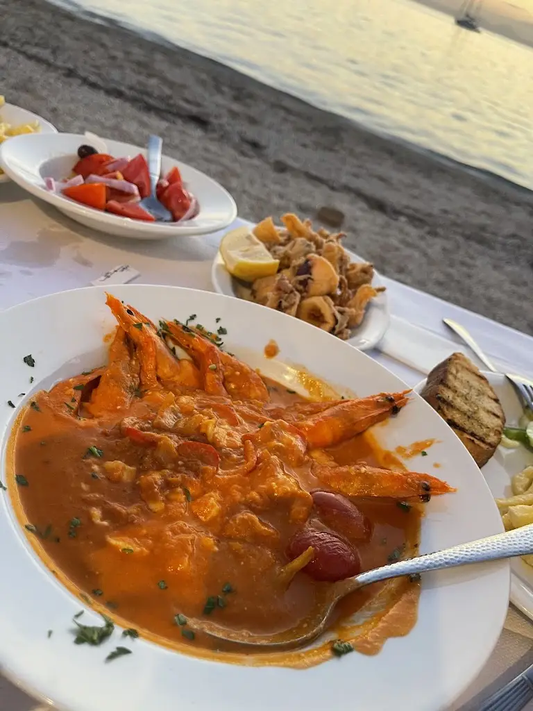 Zafiris Fish Tavern - TERRASSE der Taverne_Platariá_slider_image_3