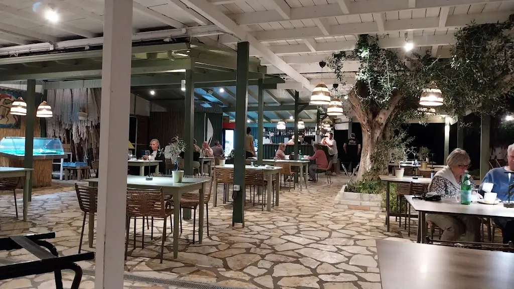 Oliva Beach Bar-Seafood Restaurant_Platariá_slider_image_3