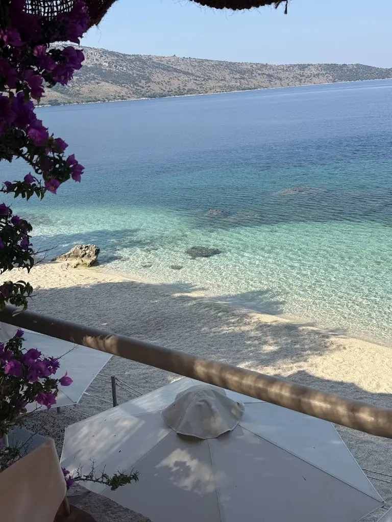 Gaetan Della Pietra_Kokkinos Vraxos Beach Bar_Platariá_Bewertung