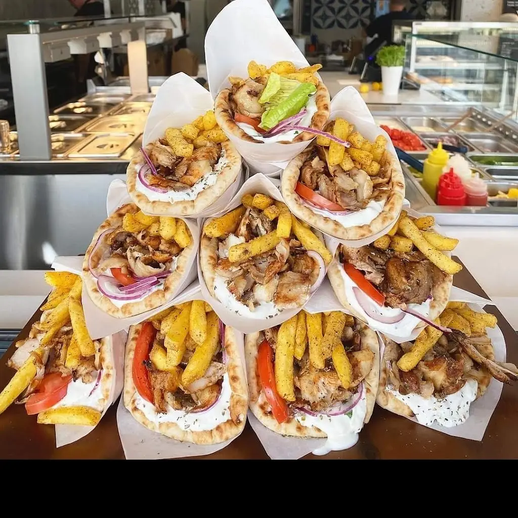 KOSTAS Pita Club_Platariá_slider_image_3