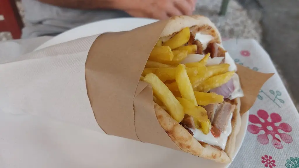 Mark Blau_Barbecue “Το Pikantiko”_Préveza_reseña