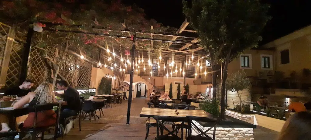 Μεζεδορυχείον Πρέβεζα_Préveza_slider_image_1