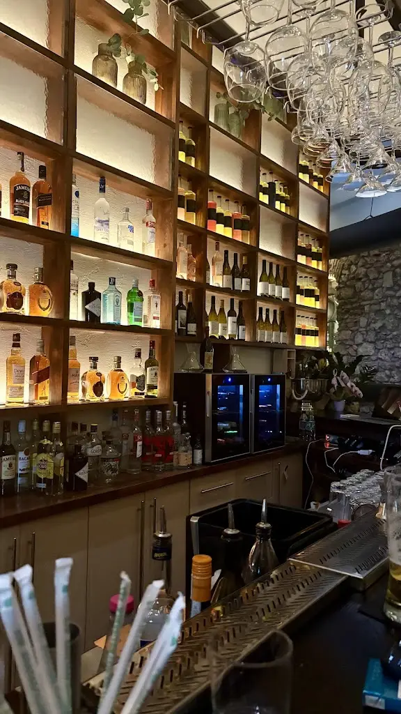 Alexandros G (AG)_Πρεσβεία social gastro bar_Préveza_Bewertung