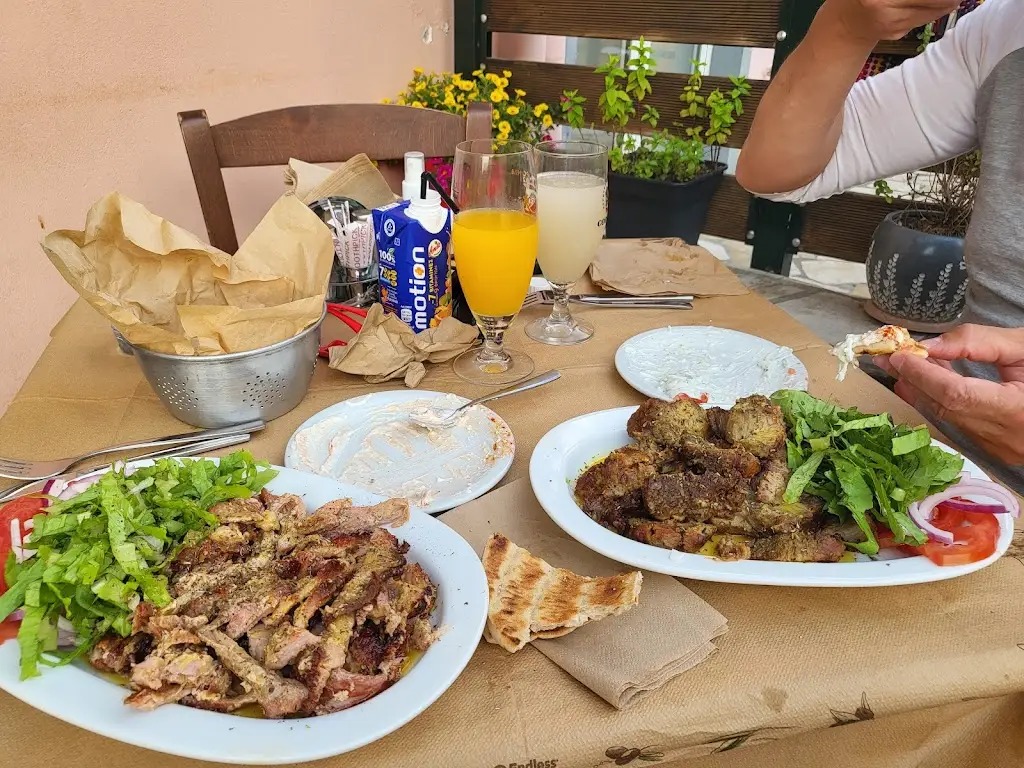 Laure Dichiara_Horiatikes Nostime_Ágios Matthaíos_Bewertung