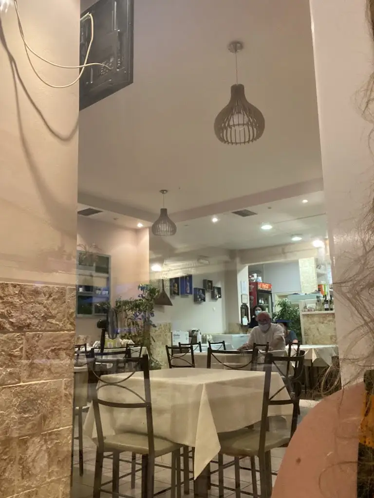 Eleny Mama_Valentina_Kallithéa_review