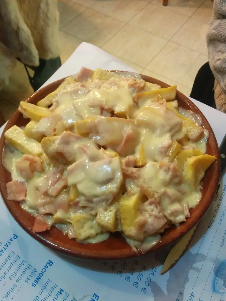 Menü_Lampadina Traditional Cuisine_Alepoú_Bild_9