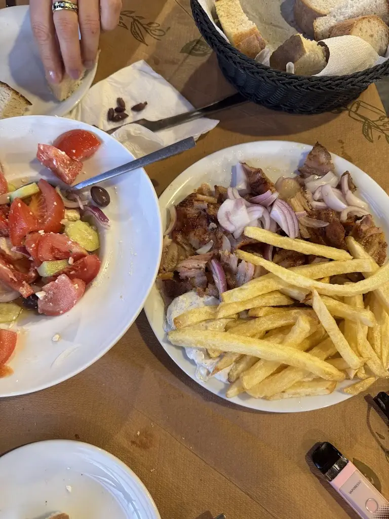 Аня Пімка_Bountos Grill House_Alepoú_Bewertung